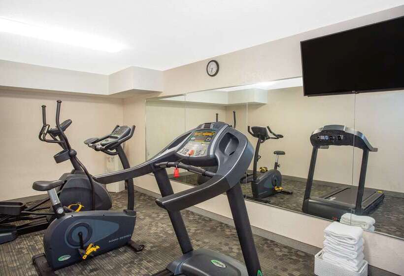 فندق على الطريق Super 8 By Wyndham North Palm Beach