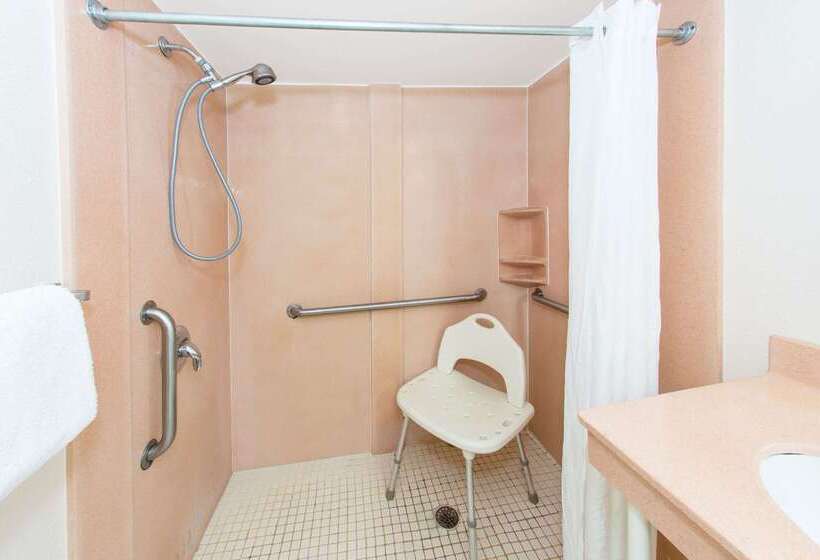 فندق على الطريق Super 8 By Wyndham North Palm Beach