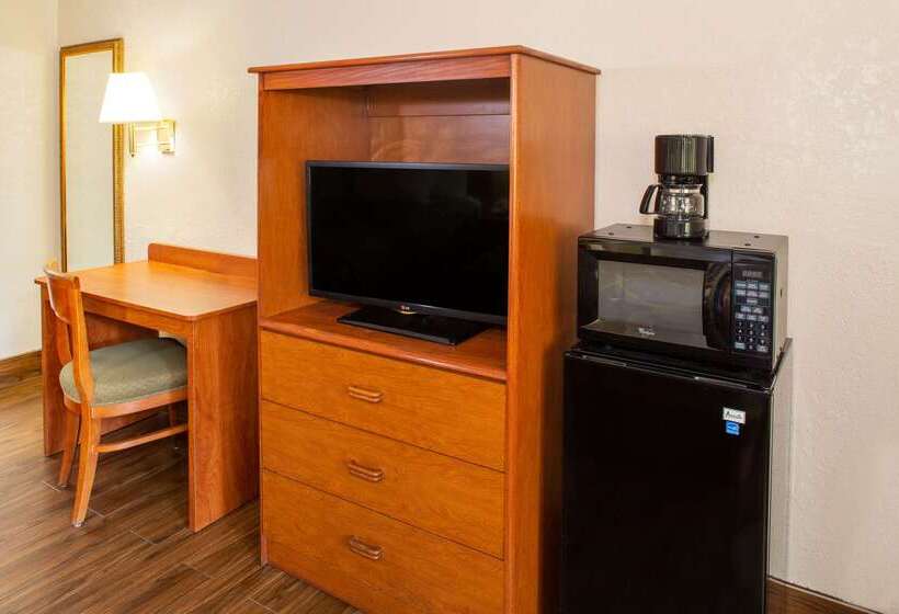 فندق على الطريق Super 8 By Wyndham North Palm Beach