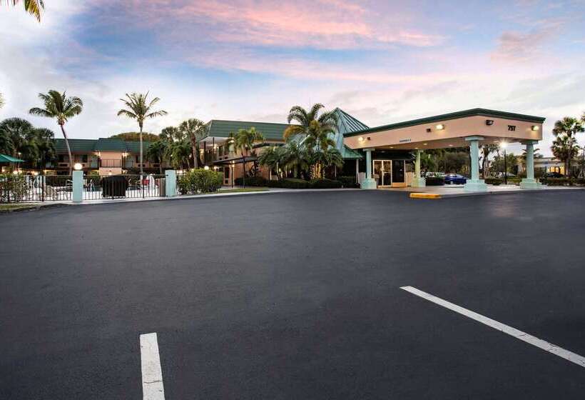 فندق على الطريق Super 8 By Wyndham North Palm Beach