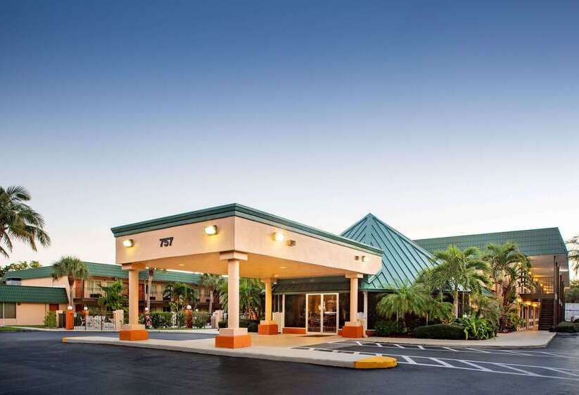 فندق على الطريق Super 8 By Wyndham North Palm Beach