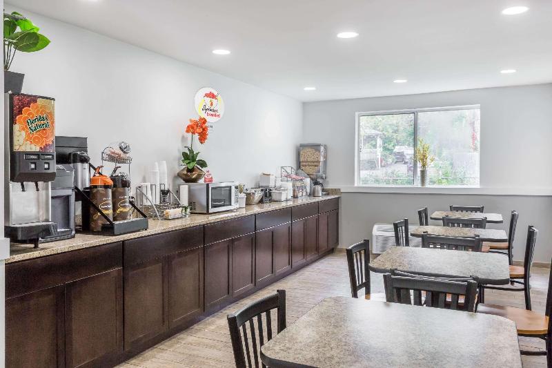 Мотель Fairbridge Inn Express Nyack