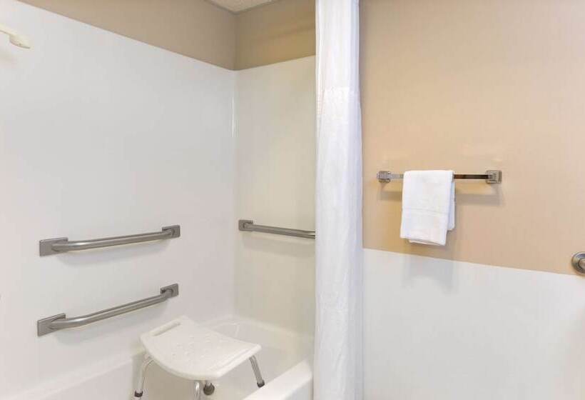 모텔 Super 8 By Wyndham Perry Ia