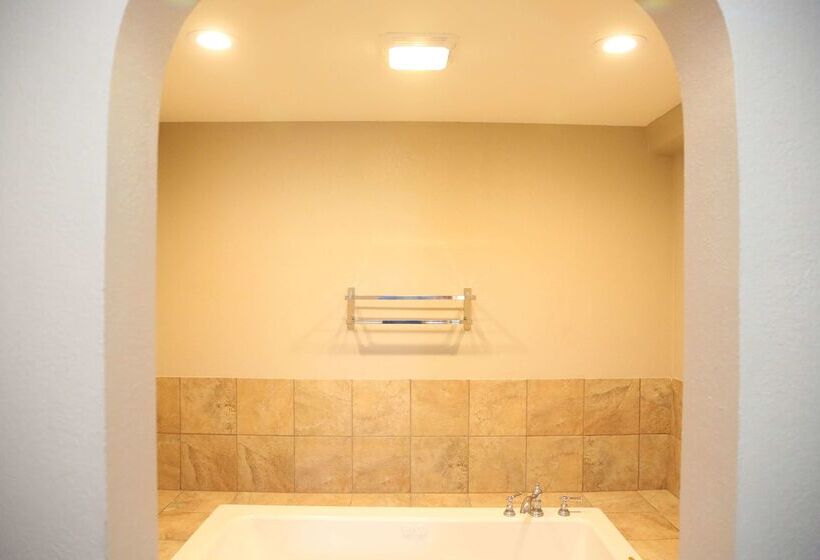 فندق على الطريق Super 8 By Wyndham Portsmouth