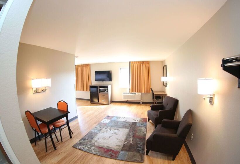 מוטל Super 8 By Wyndham Portsmouth