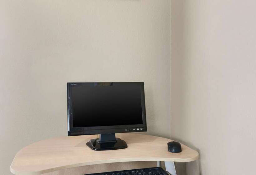 فندق على الطريق Super 8 By Wyndham Pulaski