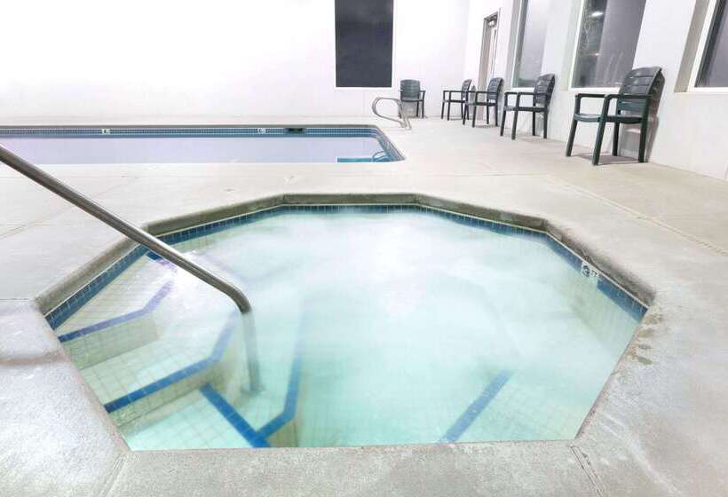 فندق على الطريق Super 8 By Wyndham Redmond