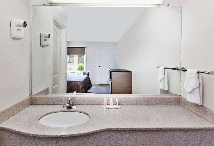 فندق على الطريق Super 8 By Wyndham Ringgold Chattanooga Area