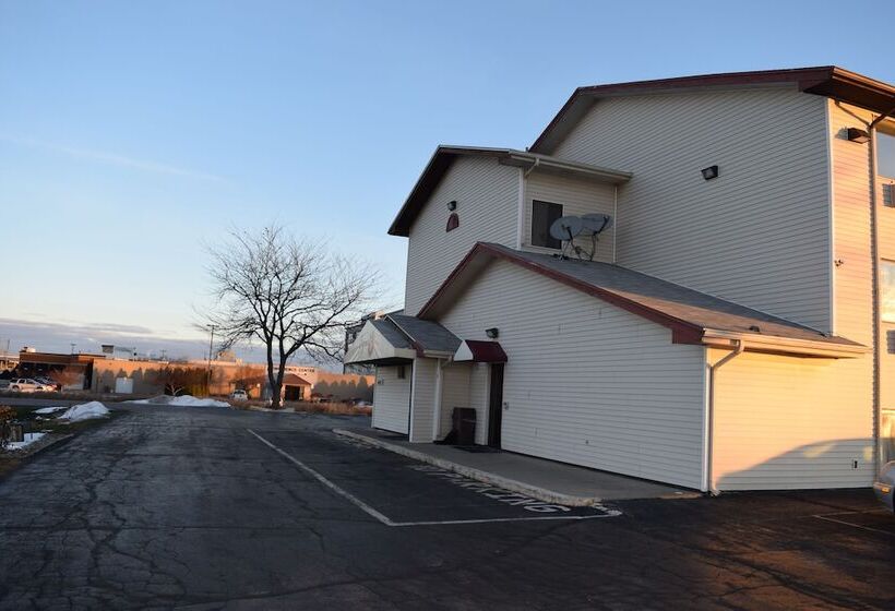 فندق على الطريق Super 8 By Wyndham Saginaw