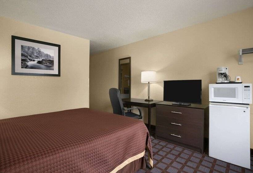 فندق على الطريق Super 8 By Wyndham Saginaw