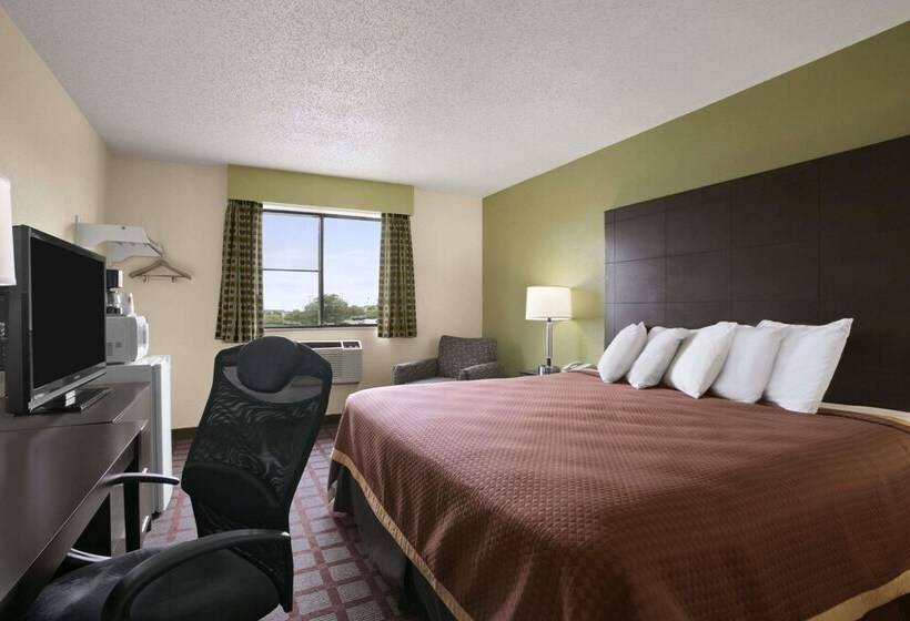 فندق على الطريق Super 8 By Wyndham Saginaw