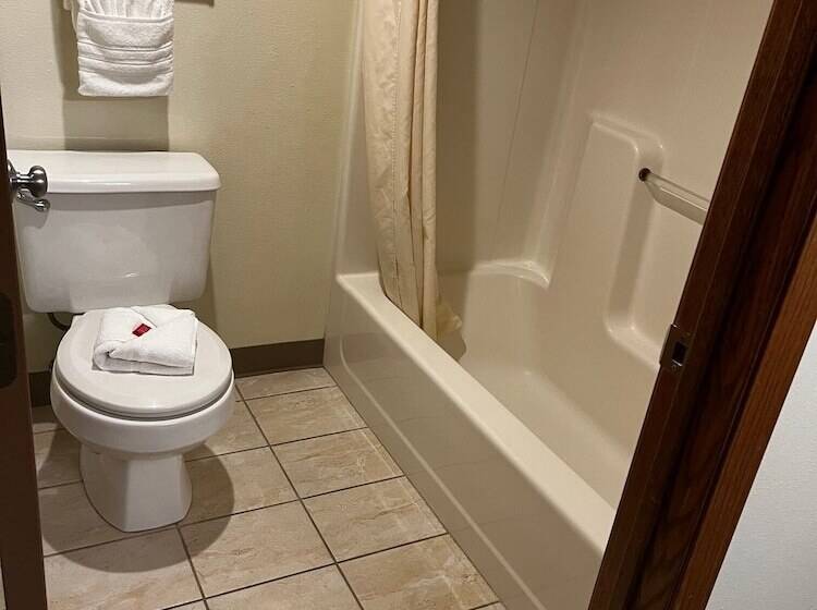 فندق على الطريق Super 8 By Wyndham Smithville Kansas City