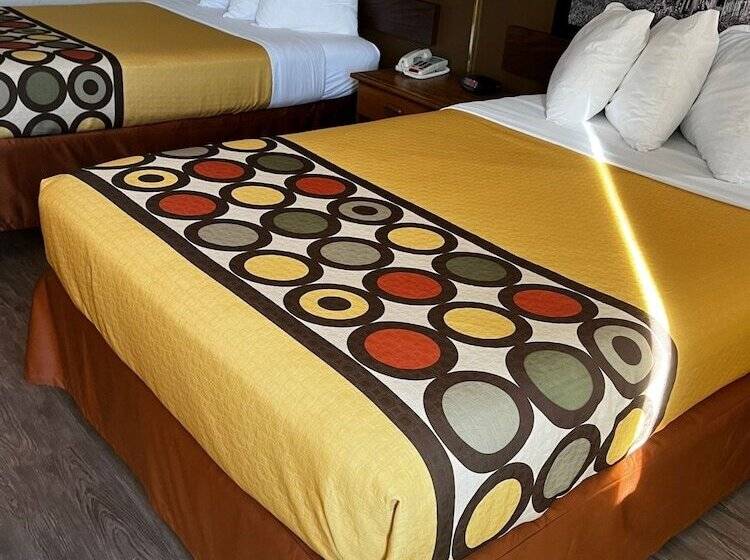 فندق على الطريق Super 8 By Wyndham Smithville Kansas City