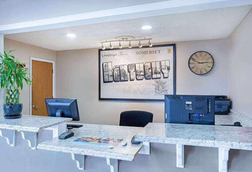 فندق على الطريق Super 8 By Wyndham Somerset