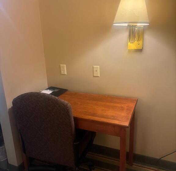 فندق على الطريق Super 8 By Wyndham Sparta