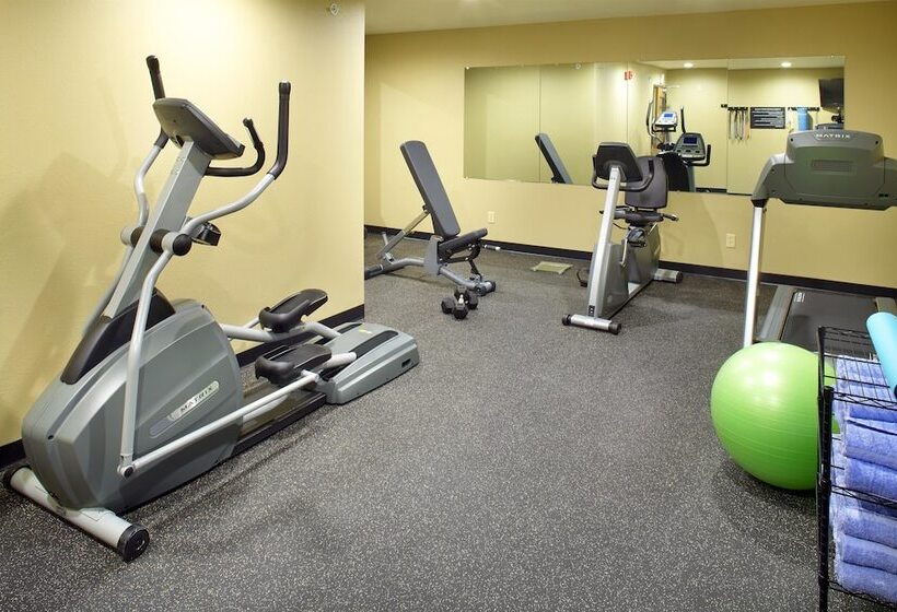 فندق على الطريق Super 8 By Wyndham St. Clairsville Oh/wheeling Wv Area