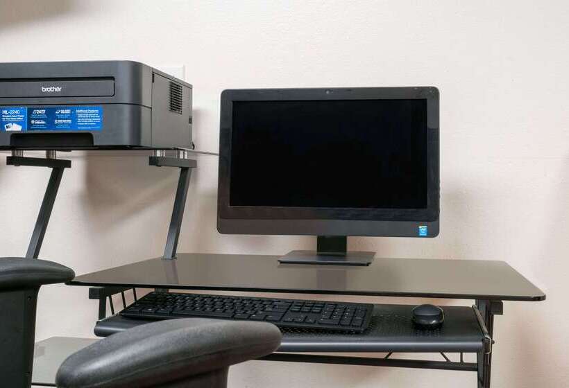 فندق على الطريق Super 8 By Wyndham St. Cloud