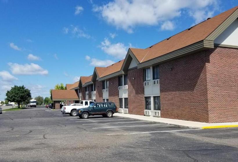 فندق على الطريق Super 8 By Wyndham St. Cloud