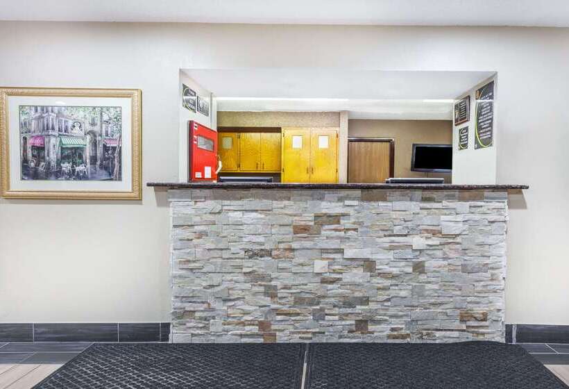 Мотель Super 8 By Wyndham Sterling Heights/detroit Area