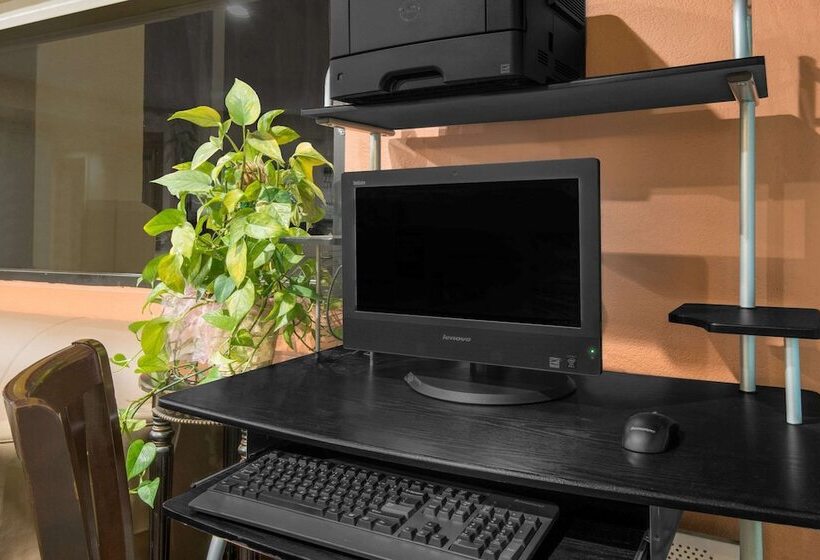 فندق على الطريق Super 8 By Wyndham Tulsa