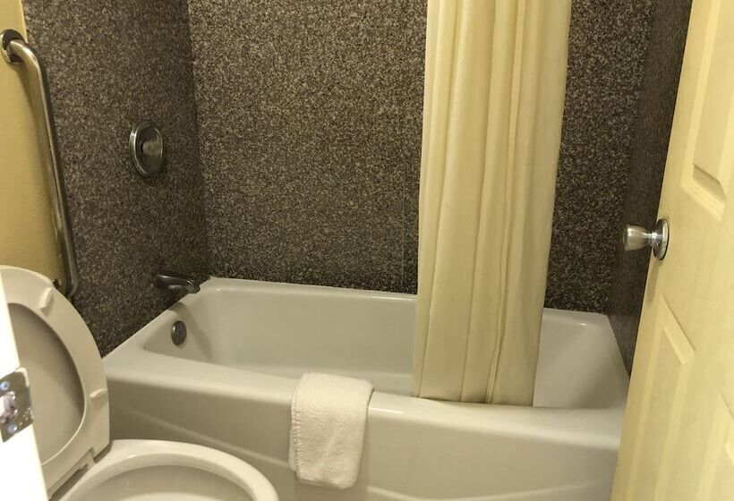 فندق على الطريق Super 8 By Wyndham Tulsa