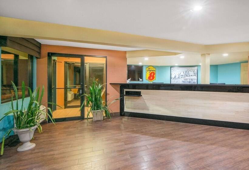 فندق على الطريق Super 8 By Wyndham Tulsa