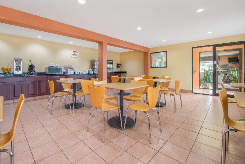 فندق على الطريق Super 8 By Wyndham Tulsa