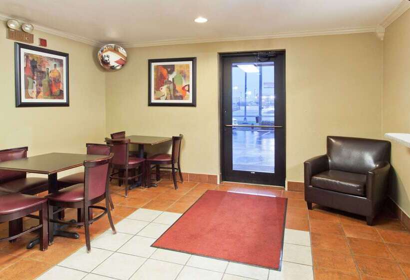 מוטל Super 8 By Wyndham Tuscaloosa