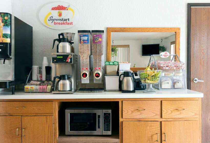 فندق على الطريق Super 8 By Wyndham Twinsburg/cleveland Area