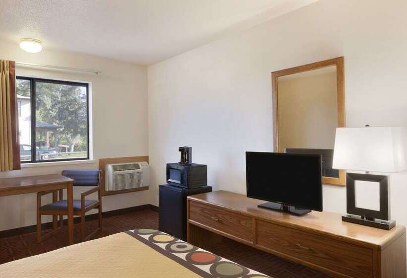 فندق على الطريق Super 8 By Wyndham Wall