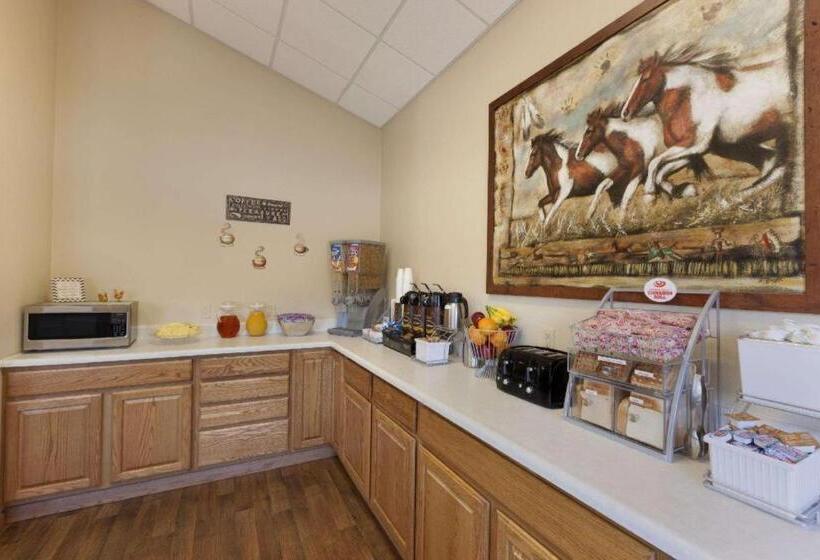 فندق على الطريق Super 8 By Wyndham Wall