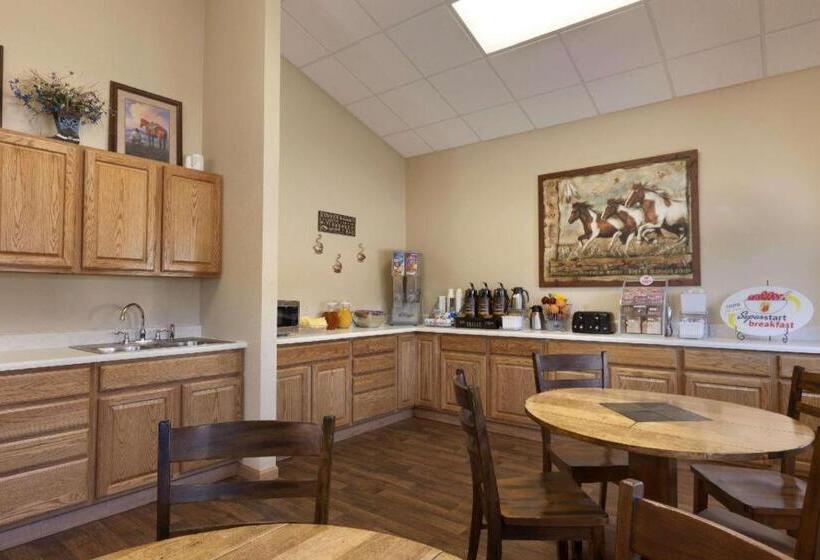 فندق على الطريق Super 8 By Wyndham Wall