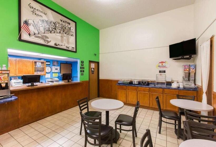 فندق على الطريق Super 8 By Wyndham Wayne