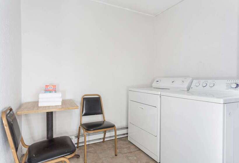 فندق على الطريق Super 8 By Wyndham Wells