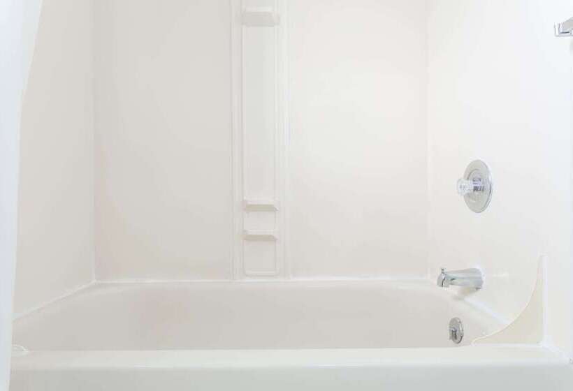 فندق على الطريق Super 8 By Wyndham Wells