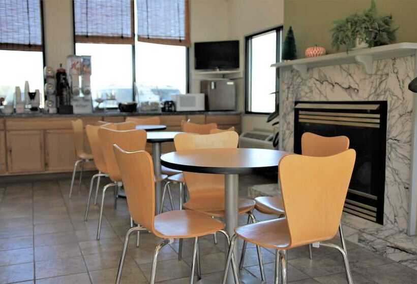 فندق على الطريق Super 8 By Wyndham Wells