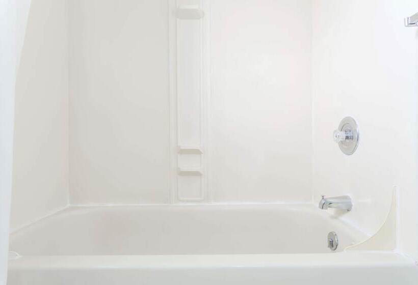 فندق على الطريق Super 8 By Wyndham Wells