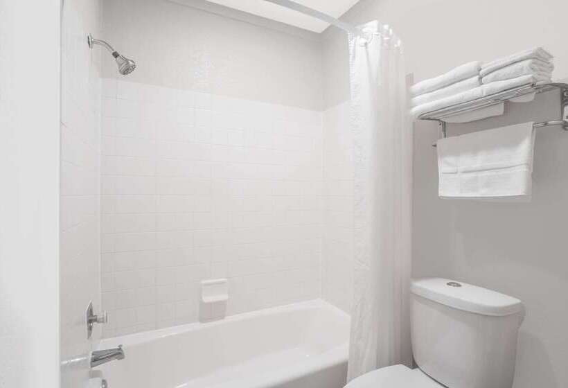 모텔 Super 8 By Wyndham Windsor/madison North