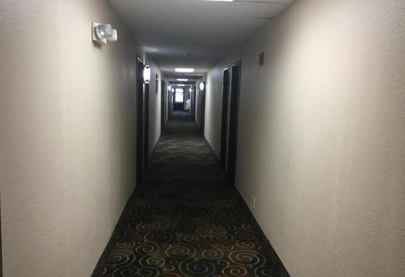 Мотель Super 8 By Wyndham Youngstown/austintown