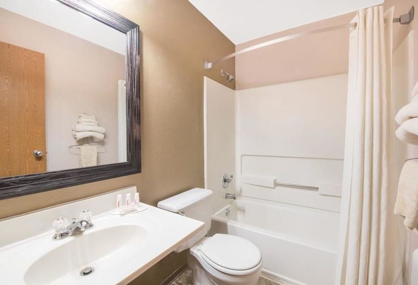 فندق على الطريق Super 8 By Wyndham Warroad