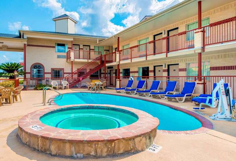 מוטל Hill Country Inn & Suites   New Braunfels, Gruene