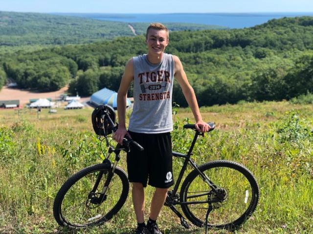 فندق على الطريق The Washburn Inn