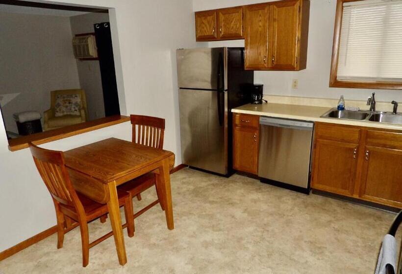 فندق على الطريق The Washburn Inn