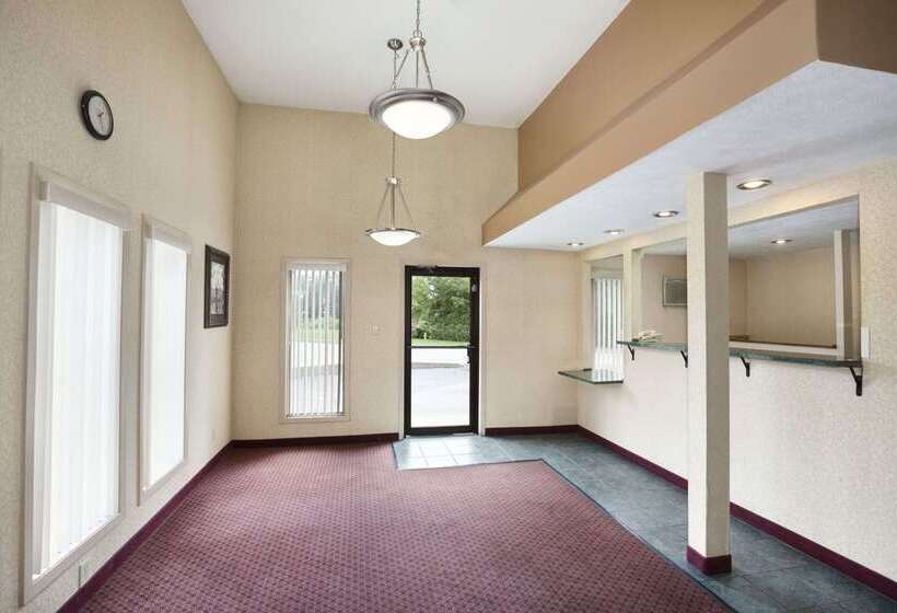 מוטל Travelodge By Wyndham La Porte/michigan City Area