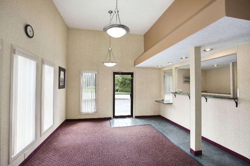 מוטל Travelodge By Wyndham La Porte/michigan City Area