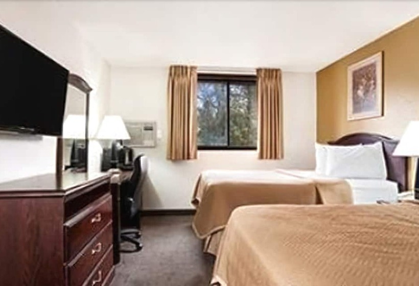 מוטל Travelodge By Wyndham La Porte/michigan City Area