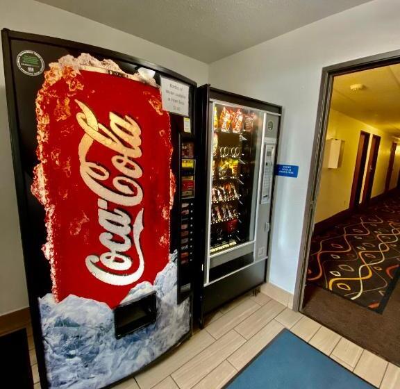 מוטל Travelodge By Wyndham La Porte/michigan City Area