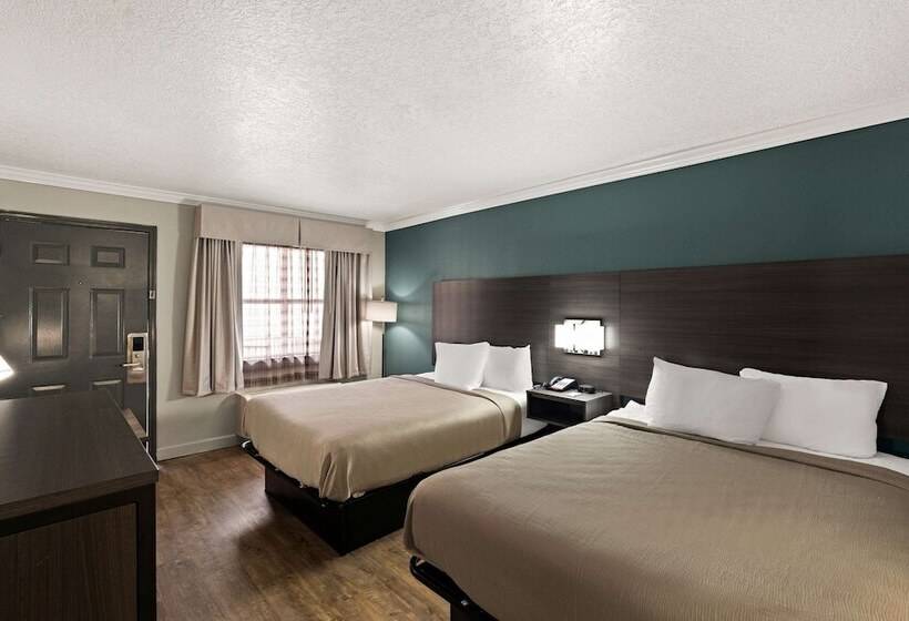 فندق على الطريق Quality Inn