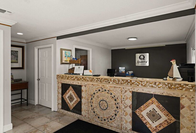 فندق على الطريق Quality Inn