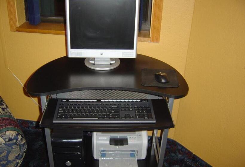 فندق على الطريق Wakota Inn And Suites